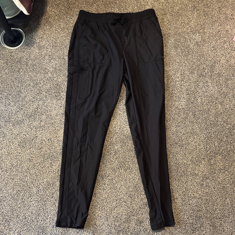 Cherokee form tapered leg scrub pants